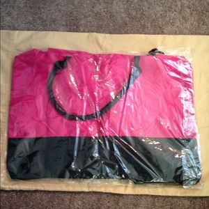 NWOT Pink & Black Nylon Weekender